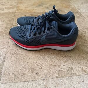 Nike zoom size 9.5